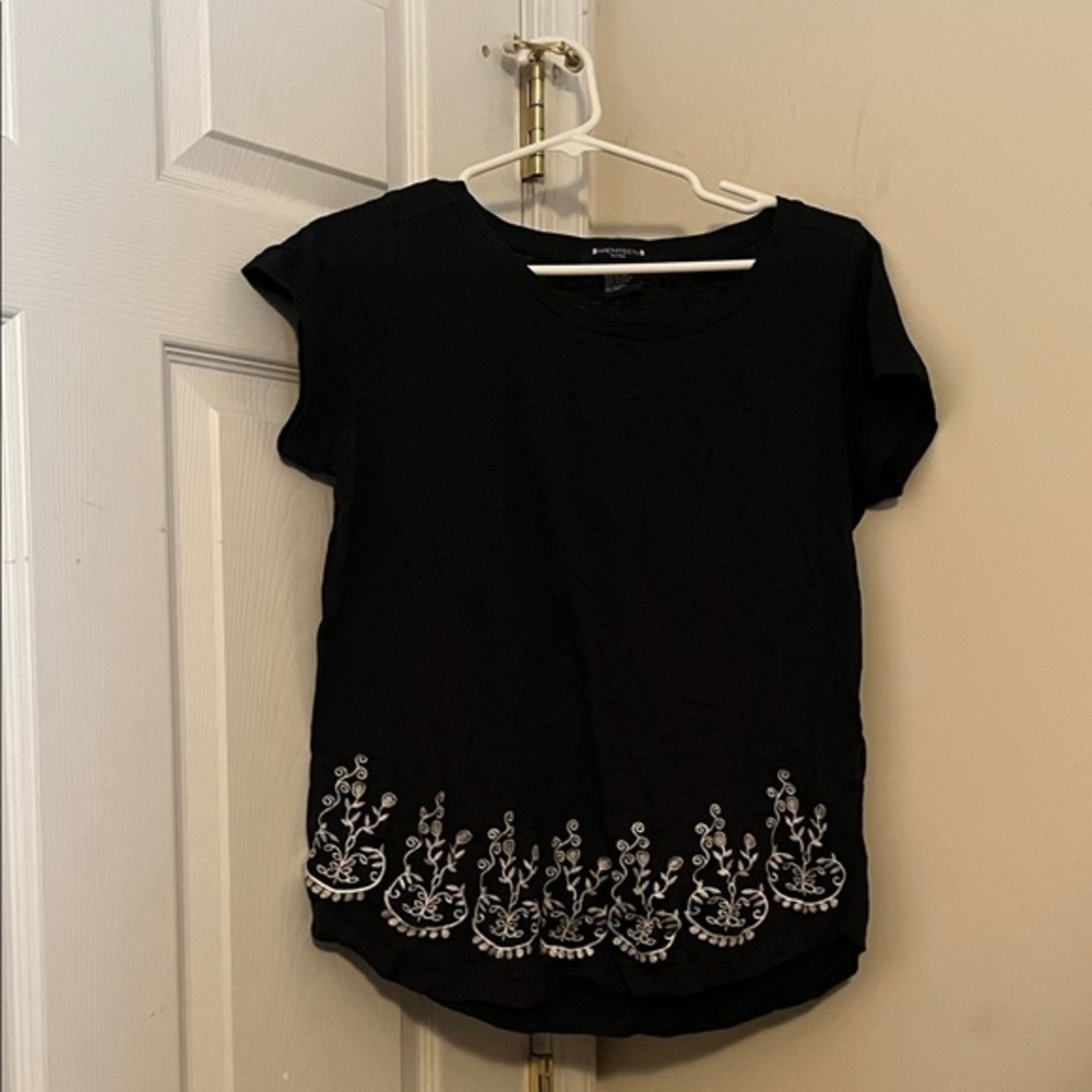 Chic Black Embroidered Short Sleeve Top